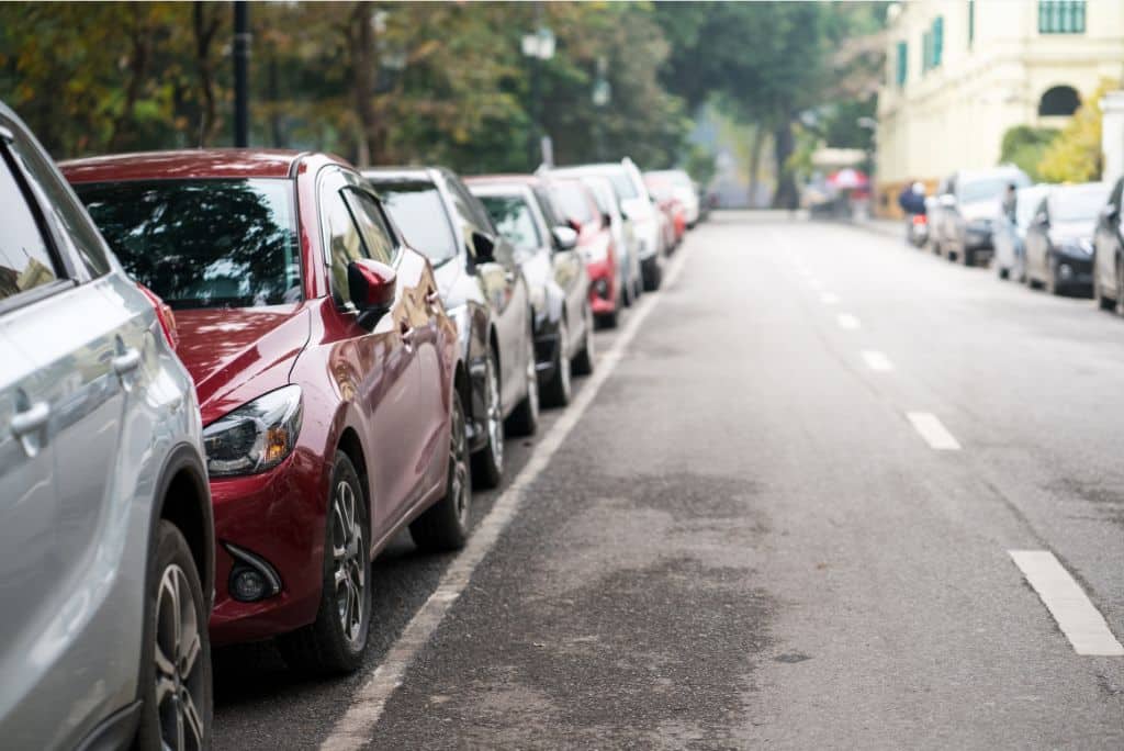 How to Parallel Park: tips for getting it right first time - Allglass® /  Autoglass® Blog